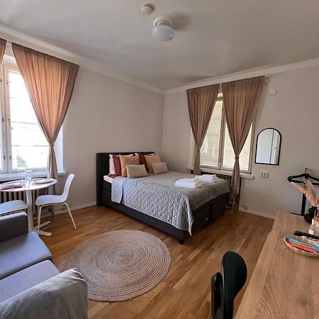 Your Chic Vibrant Airbnb Helsinki Bagian luar foto