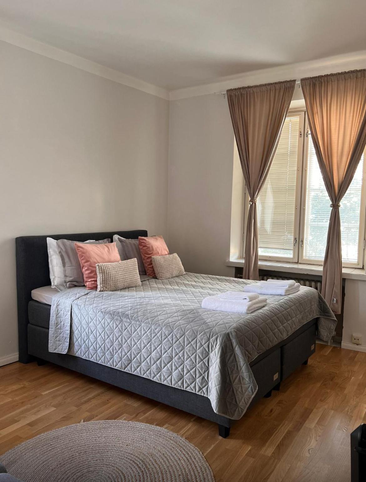 Your Chic Vibrant Airbnb Helsinki Bagian luar foto