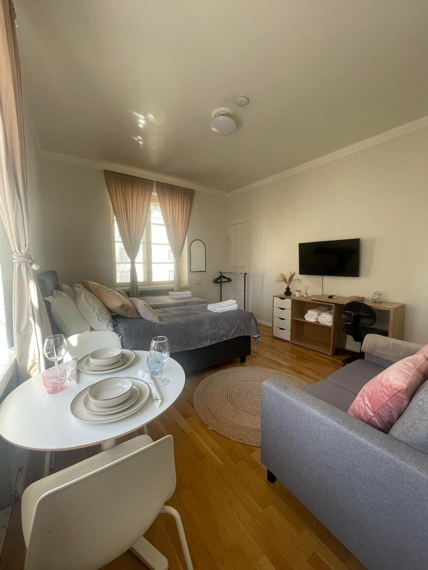 Your Chic Vibrant Airbnb Helsinki Bagian luar foto