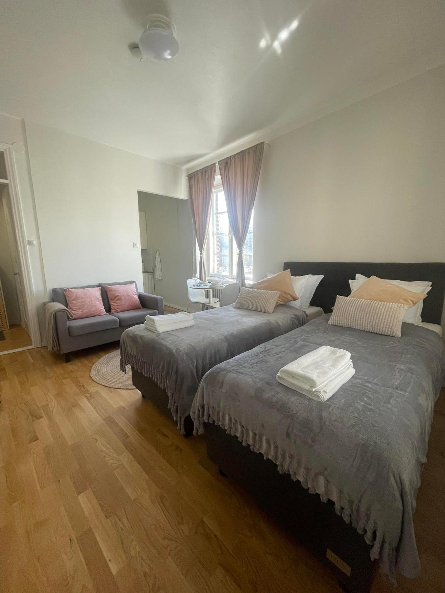 Your Chic Vibrant Airbnb Helsinki Bagian luar foto